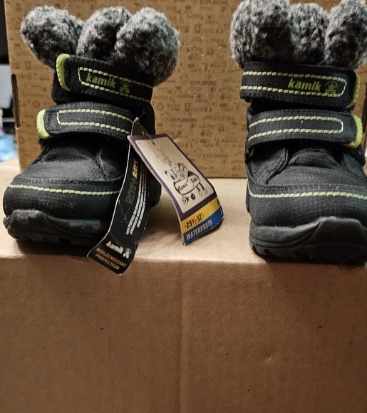 Kamik DriDefense Unisex WATERPROOF Winter Snow Boots, Size 7 (Toddler) - NEW! - Picture 2 of 7